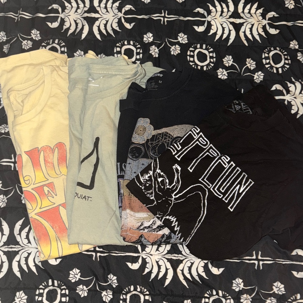 Four Graphic Loose/Baggy Tees